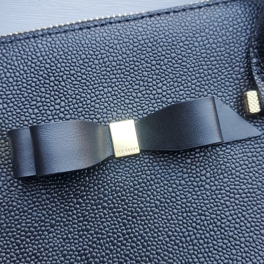 Ted Baker London Black Pebble Leather Janne Bow Purse like new *flaw - Picture 3 of 11